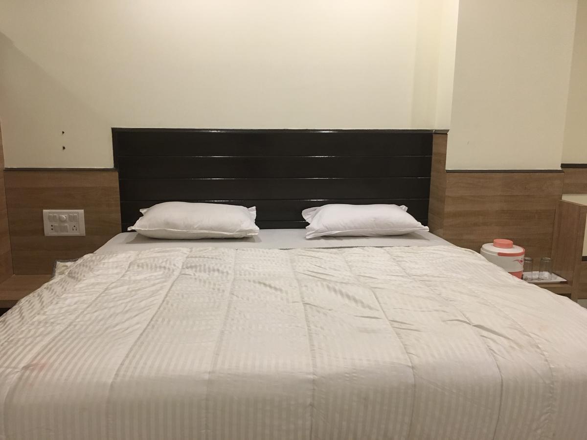 Kailash Presidency Hotel Bhopal Buitenkant foto