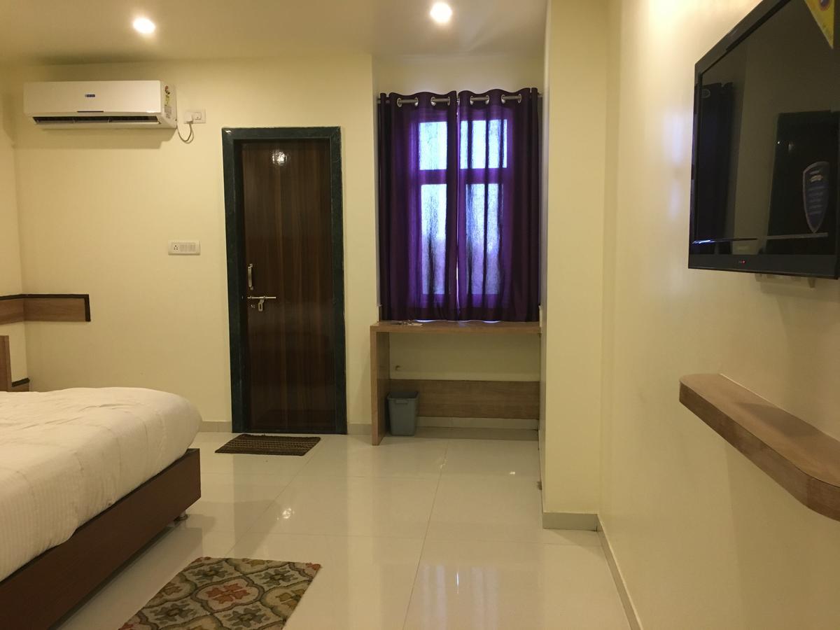 Kailash Presidency Hotel Bhopal Buitenkant foto