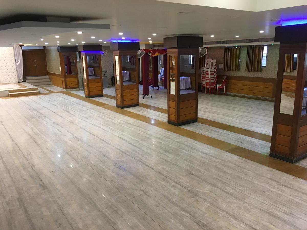 Kailash Presidency Hotel Bhopal Buitenkant foto